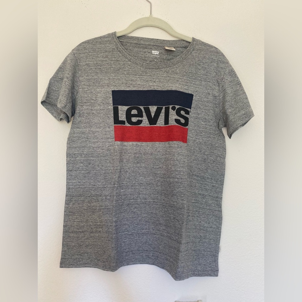 Levi's Women's Short Sleeve T-Shirt  Size Small